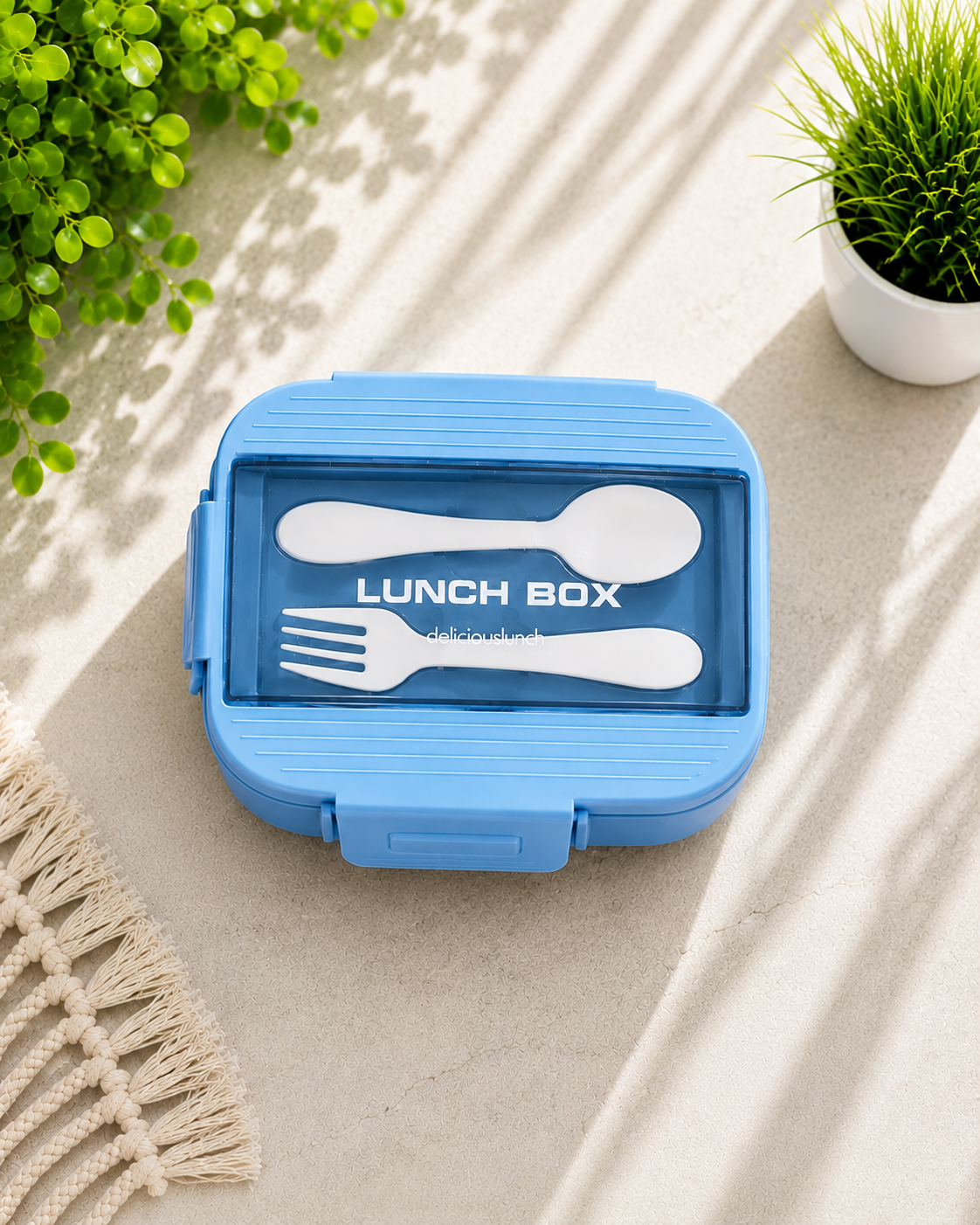 LUNCH BOX WITH CUTLERY