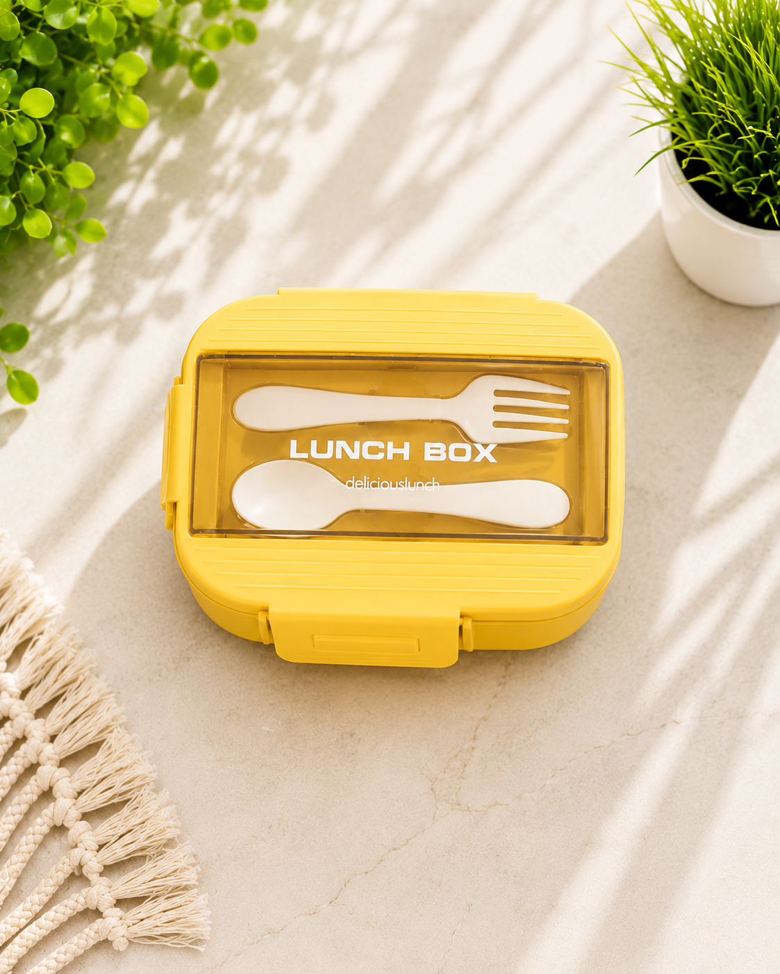 LUNCH BOX WITH CUTLERY