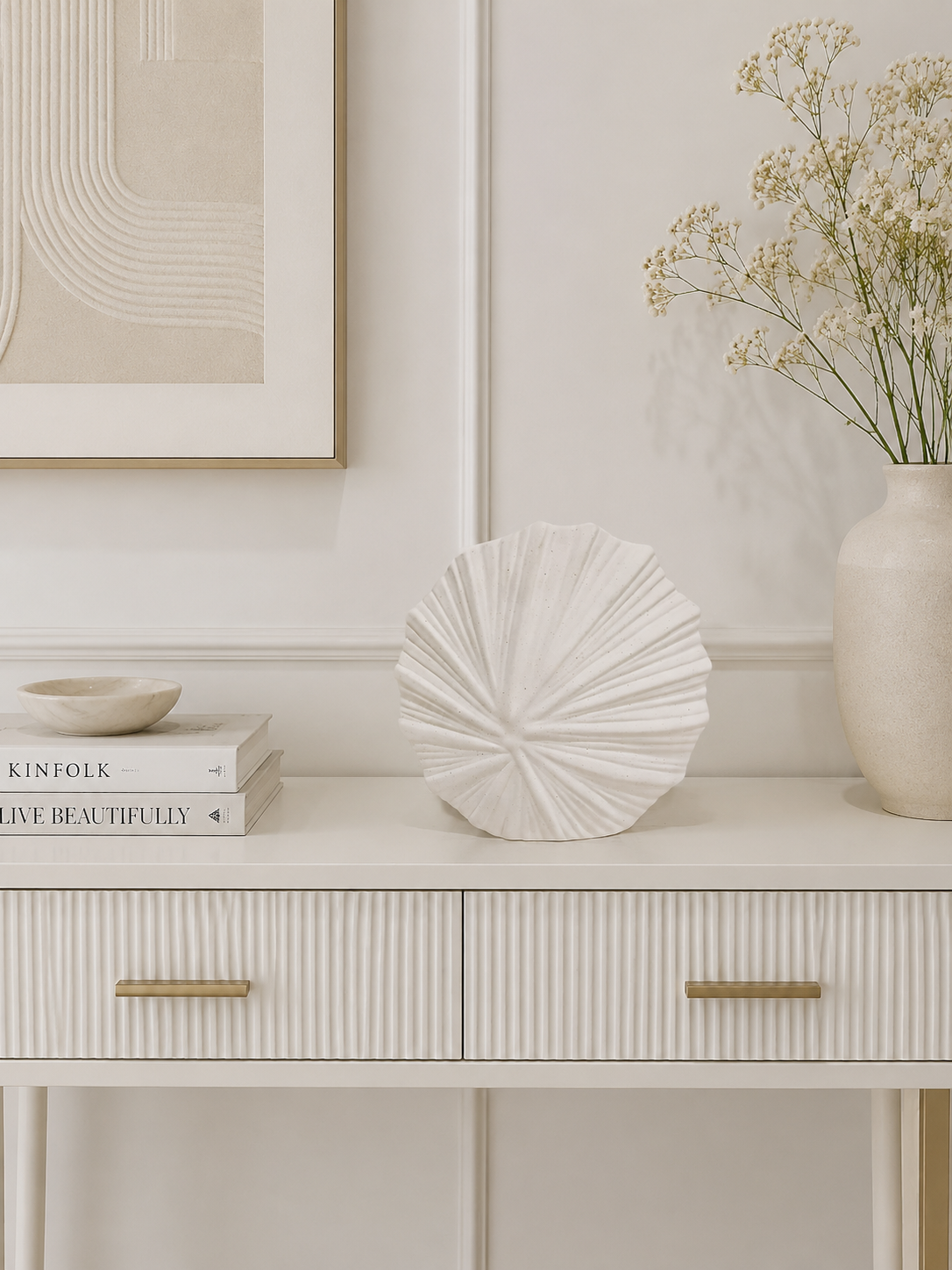 WHITE SCULPTURAL SEA SHELL