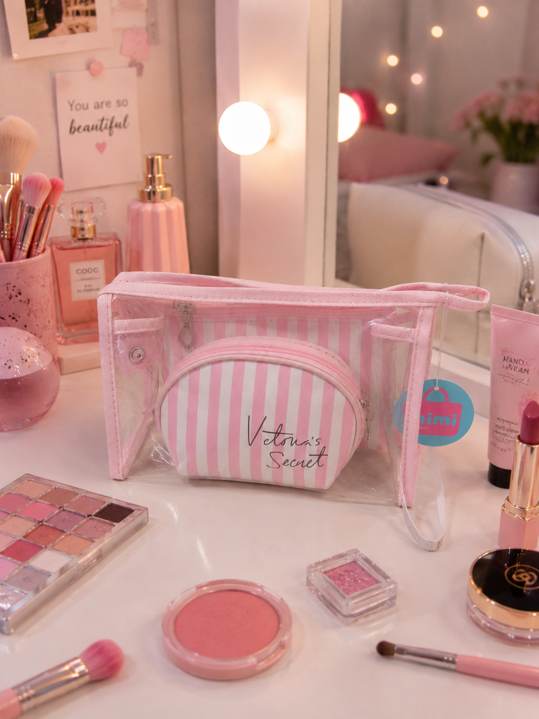 MAKEUP TRAVEL BAG Main image