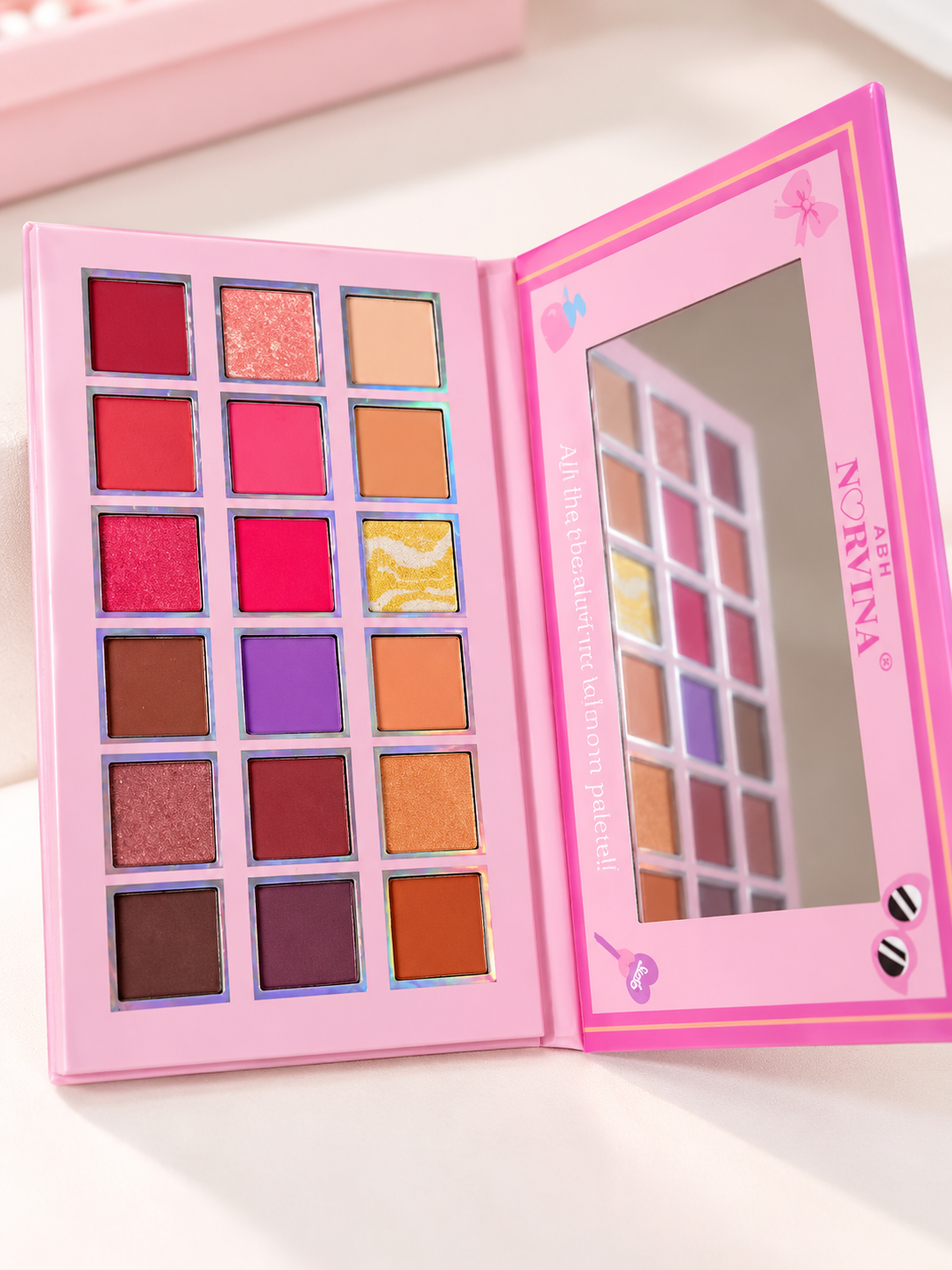 Bella Eyeshadow Palette Main image